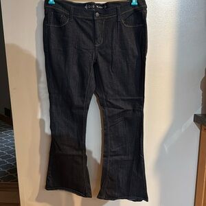 Old navy like new plus size 18 short dark wash denim jeans.